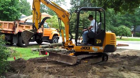 fine grading with a mini excavator|Entry.